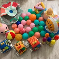 赤ちゃん向けおもちゃのまとめ売り の画像