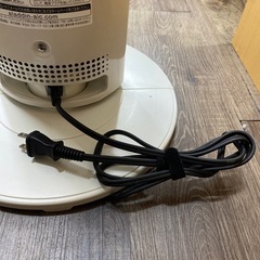 Aladdin 遠赤グラファイトヒーター AEH-GM903N ホワイト　2022年製の画像