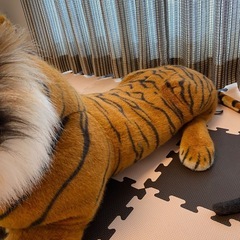 特大トラぬいぐるみの画像