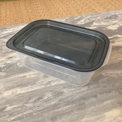  【無料】0円/タッパー2個セット&【美品】醤油入れ/食品保存・小物整理に便利！まとめ受け取り歓迎！【300円割引特典あり】の画像