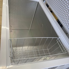 《リユースマン倉敷》業務用冷凍庫330L 上開き ヒジル HJR-NM330 2023年製の画像