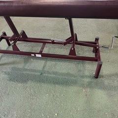 手動昇降式　施術ベッドの画像