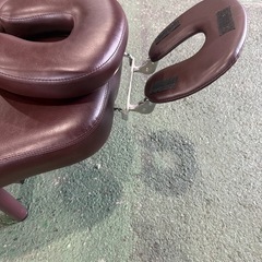 手動昇降式　施術ベッドの画像