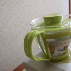 [未使用]ｉｗａKｉ耐熱ガラス食器 レンジのポット•茶器 茶こし付の画像