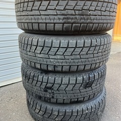 【値下げ】2023年製　スタッドレスタイヤ　アルミホイル　４本セット　195/65R15 ほぼ新品　の画像