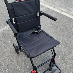 折り畳み式車椅子の画像