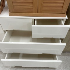 タンス　横幅約149㎝　奥行約42㎝　高さ約70.5㎝　の画像