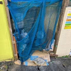 ゴム置き場の木材フェンスを8000円で直してください。