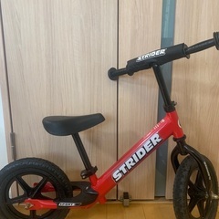 ストライダー（新品未使用の赤タイヤ付き） sport_new-pink_left.jpg