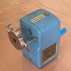 レトロ トンボ鉛筆削りの画像