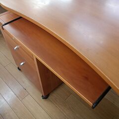 ★リユースのサカイつくば店★TK7179  袖机付デスク ナチュラル H73×D82×W160 クリーニング済みの画像