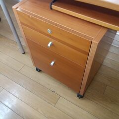 ★リユースのサカイつくば店★TK7179  袖机付デスク ナチュラル H73×D82×W160 クリーニング済みの画像