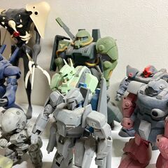 プラスチック製ロボットモデル 11体の画像