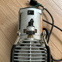 受け渡し予定者あり　エアコンプレッサー　の画像