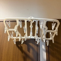 折りたためる洗濯物干しの画像