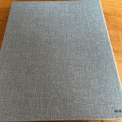 アメリカの切手と日本の切手用台帳の画像