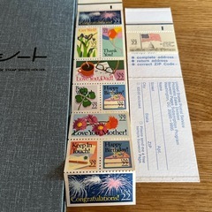 アメリカの切手と日本の切手用台帳の画像