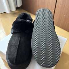 KOBE LETTUCE(コウベレタス)ムートンサンダルLの画像