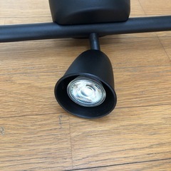 照明。目立つ汚れ、キズがない状態です。の画像
