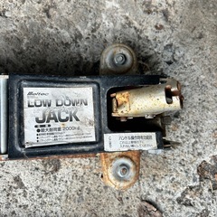 ローダウン車対応油圧ジャッキの画像