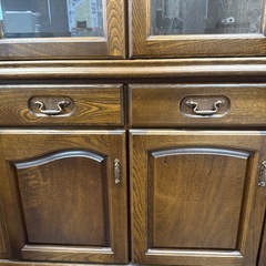 高級食器棚の画像