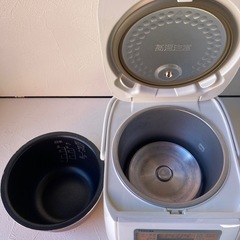 TOSHIBA 炊飯器の画像