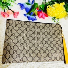 美品✨GUCCI✨グッチ✨クラッチバッグ✨ GGスプリーム✨473904✨ハチ✨の画像