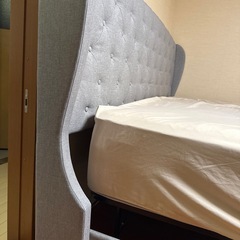 カリフォルニアキングサイズベッドの画像