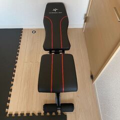 トレーニングベンチ(美品☆先月購入)　ベンチプレス台　ウェイトベンチ　折りたたみ可　段階調整可の画像