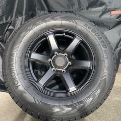 新品同様Yokohama スタッドレス 265/65R17の画像