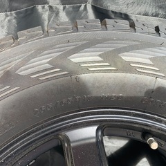 新品同様Yokohama スタッドレス 265/65R17の画像