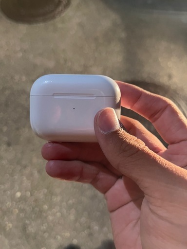 AirPodsPro第2世代　タイプC   正規品　付属品あり　美品です