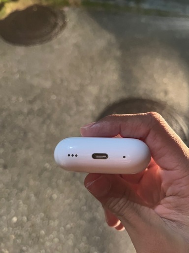 AirPodsPro第2世代　タイプC   正規品　付属品あり　美品です