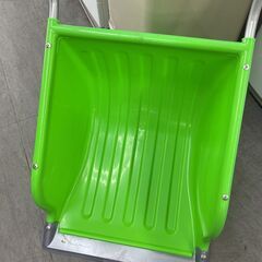 深型ママさんダンプ パパさんダンプ カッターキャリー スノーダンプ グリーン 雪かき 除雪 札幌市手稲区の画像