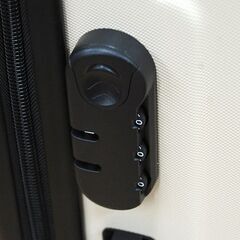 ② 新品 HUNDRED 軽量 バイカラー キャリーケース Mサイズ 63L ベージュ MCR-001 ハードケース スーツケース 旅行かばん キャスター付き 札幌市 清田区 平岡の画像