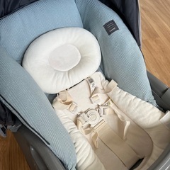 【超美品」】ハイローチェア　ネムリラ　オートスイング　コンビの画像