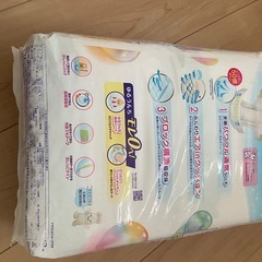 メリーズ　赤ちゃん用オムツMサイズ　3つセット　　の画像