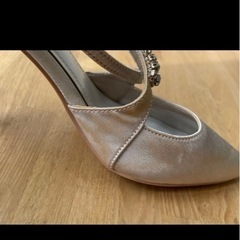 ハイヒール　パンプス Luxe brille ベージュ/シャンパンゴールド
の画像