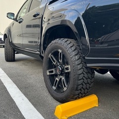 RV車用20インチタイヤ&ホイールの画像