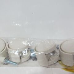 💗新品💗キャスターホワイト💗２個ストッパー付き　２個自由　４個とも自在に動きますの画像