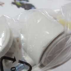 💗新品💗キャスターホワイト💗２個ストッパー付き　２個自由　４個とも自在に動きますの画像