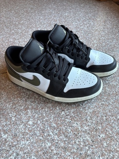 NIKE エアジョーダンLow【試し履きのみ】