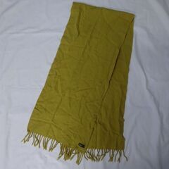 ( E-4 )agnes b. アニエスベー ストール マフラー ウール１００％ イエロー からし色 おしゃれ 中古の画像