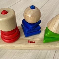 木の知育玩具の画像