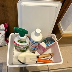 園芸用品　ハイポネックス　虫退治　植物やお花　プランター　植物お花用の土　使いかけの画像