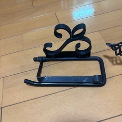 アイアン製タオル掛け、トイレットペーパーホルダーの画像