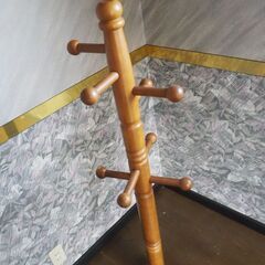 ハンガー、ハンガーラック、衣類掛け、高さ１３２センチの画像