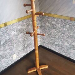 ハンガー、ハンガーラック、衣類掛け、高さ１３２センチの画像