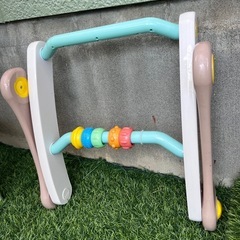 中古のベビー用手押し車の画像