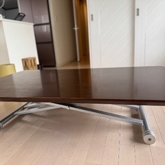 高さ調整ができる！テーブルですの画像